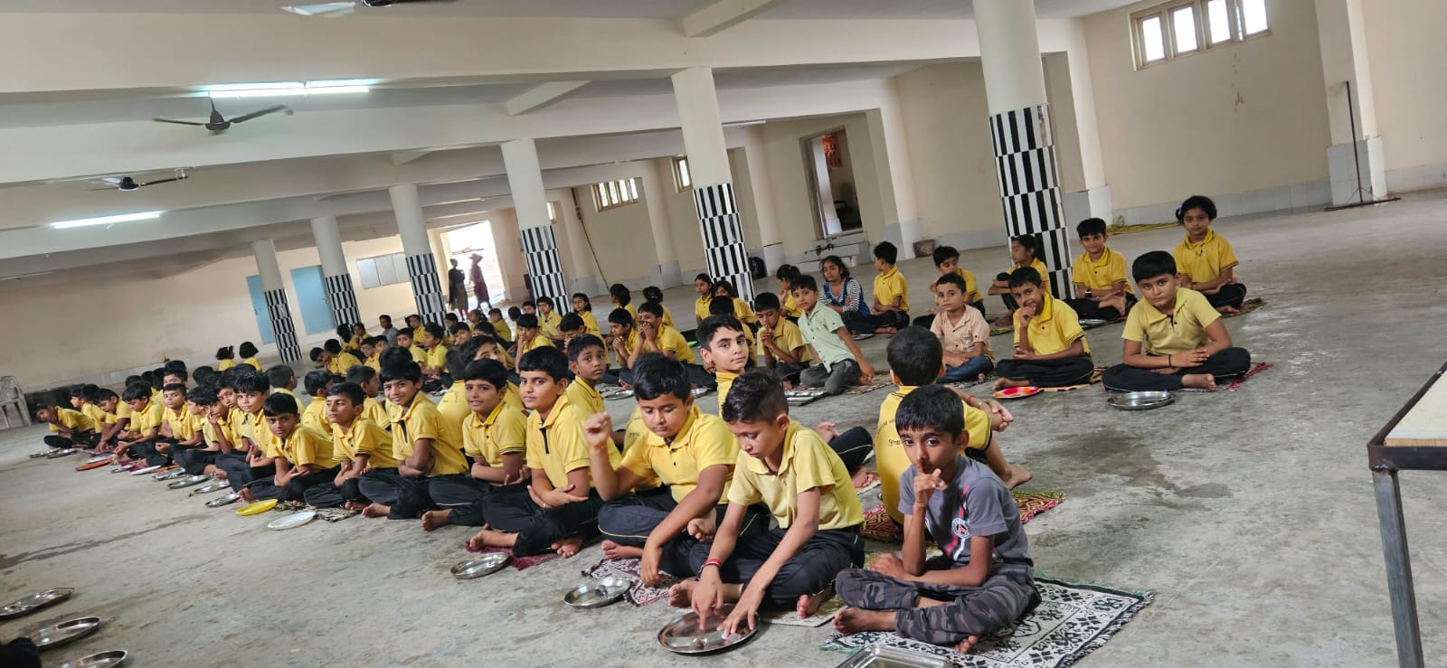 વિદ્યાર્થીઓ ના ભોજન સમય